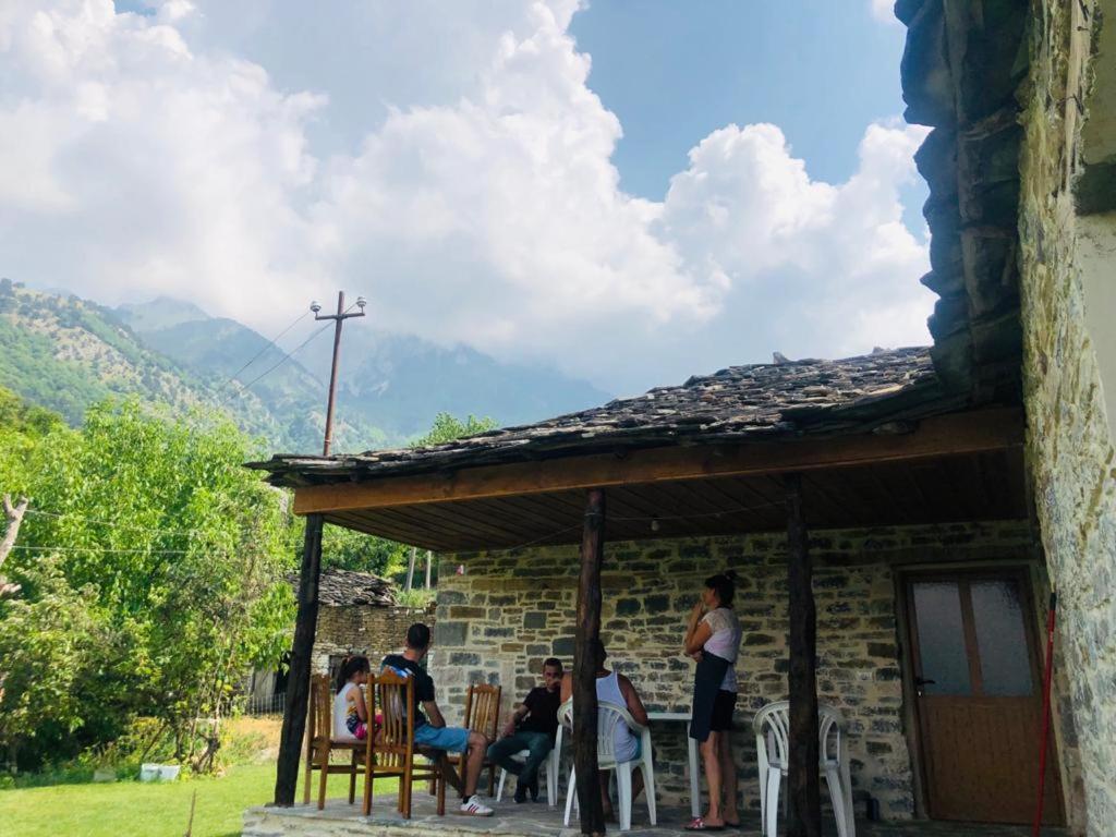 Guest House Qafe Dardha - Tomorr National Park Qafe Dardhe Esterno foto