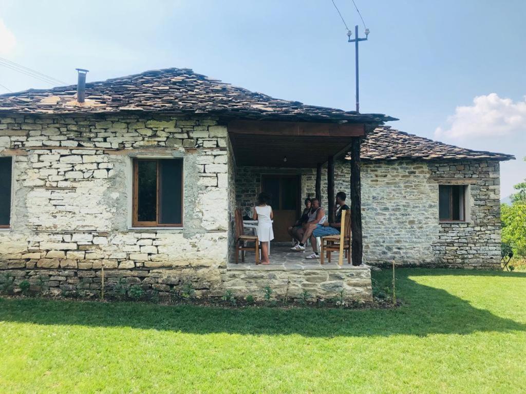 Guest House Qafe Dardha - Tomorr National Park Qafe Dardhe Esterno foto
