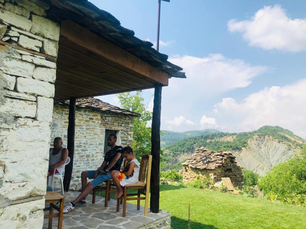 Guest House Qafe Dardha - Tomorr National Park Qafe Dardhe Esterno foto